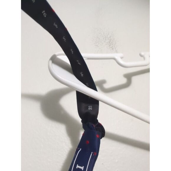 Izod Mens Navy Blue PolkaDot Polyester Bow Tie Made In China‎ - Picture 4 of 6